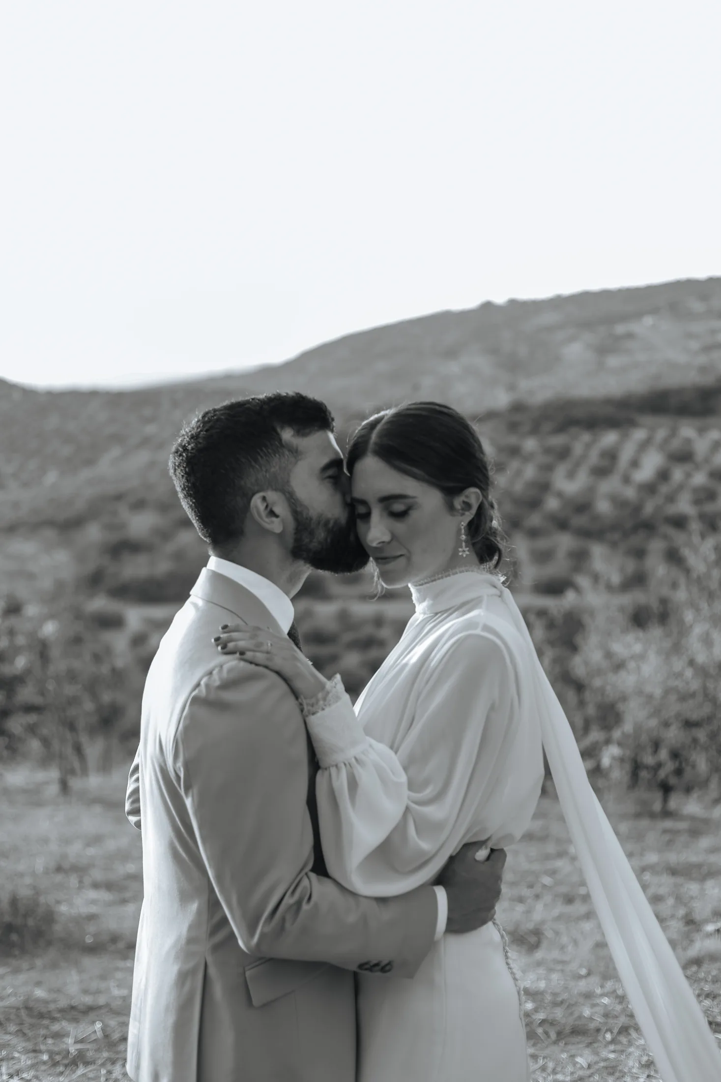 Manu y Elena durante su boda en Andalucía